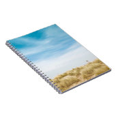 Groen grasveld onder blauwe rog notitieboek (Rechterzijde)