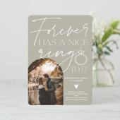 Groen grijs verloving voor de altijd ringfoto aankondiging (Staand voorkant)