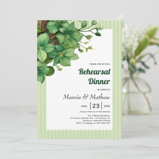 Groen hout en strepen bruiloft repetitie diner kaart (Staand voorkant)