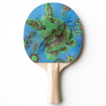 groen konijn voor blauwe tafeltennisbat