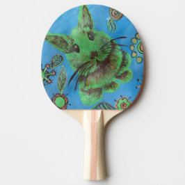 groen konijn voor blauwe tafeltennisbat