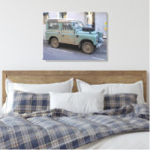 Groen land Rover Canvas Afdruk (Insitu (Slaapkamer))