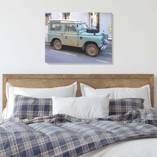 Groen land Rover Canvas Afdruk (Insitu (Slaapkamer))