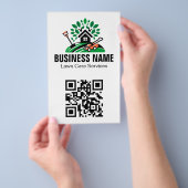 Groen Landschap Logo Huis Boom Grasmaaier Qr Code Flyer (Hand)