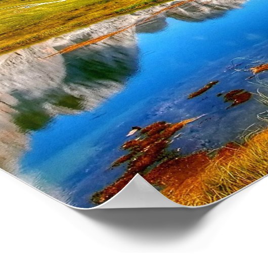 Groen landschap met het Pond- en Snowy-gebergte Poster (Hoek)