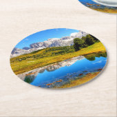 Groen landschap met het Pond- en Snowy-gebergte Ronde Kartonnen Onderzetter (Gebogen)