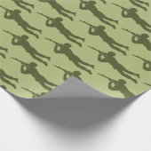 Groen Leger Man Sniper Pose Cadeaupapier (Hoek)