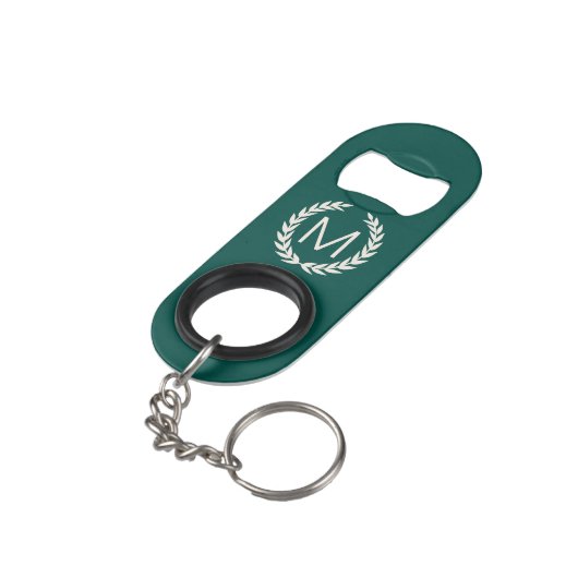  groen & Linen White Laurel Wreath Monogram Mini Flessenopener (Achterkant Gekanteld)