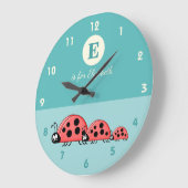 Groen met een lief lieveheersbeestje familie baby  grote klok (Hoek)