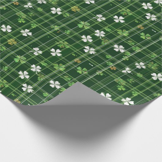Groen met witte en groene klaverbladeren cadeaupapier (Hoek)