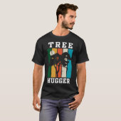Groen Milieuvriendelijk Ontwerp - Tree Hugger Grap T-shirt (Voorkant volledig)