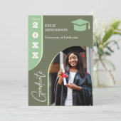 Groen Modern Afstuderen Foto Aankondiging (Staand voorkant)