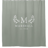 Groen Modern Elegant Bloemmonogram Familienaam Douchegordijn (Voorkant)