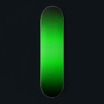 Groen naar zwart verloop skateboard<br><div class="desc">Het op dit product uitgeruste tekengebied is gemaakt met Adobe Illustrator en/of Photoshop. Kunstwerk van: Brady Arnold.</div>