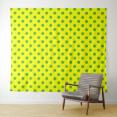 Groen op geel stippen patroonontwerp wandkleed (In Situ (horizontaal))
