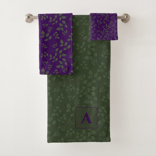 Groen paarse patroonbladeren monogram bad handdoek (Insitu)