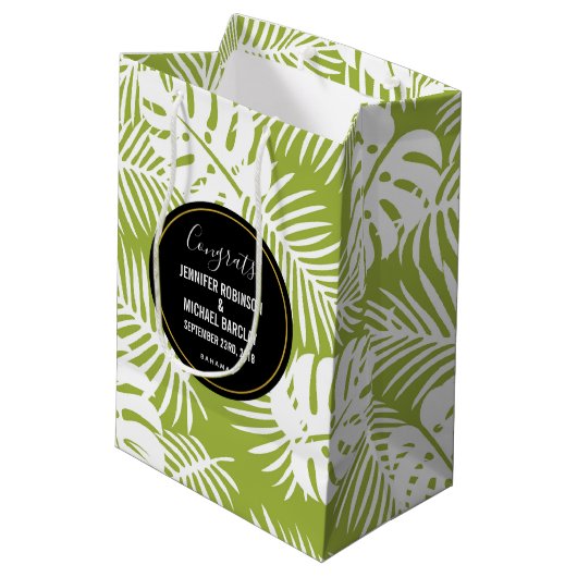 Groen palm Leaf Tropical Pattern Wedding Congrats Medium Cadeauzakje (Achterkant Gekanteld)