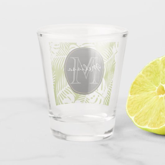 Groen palm leves regenwoud Monogram Shot Glas (Achterkant)