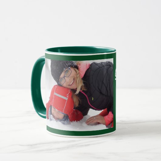 Groen personaliseer de Mok van de Coffee van het M (Voorkant links)