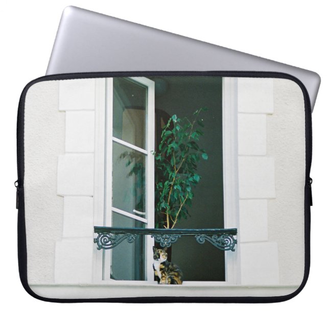 GROEN PLANT OP WITTE VENSTER LAPTOP SLEEVE (Voorkant)