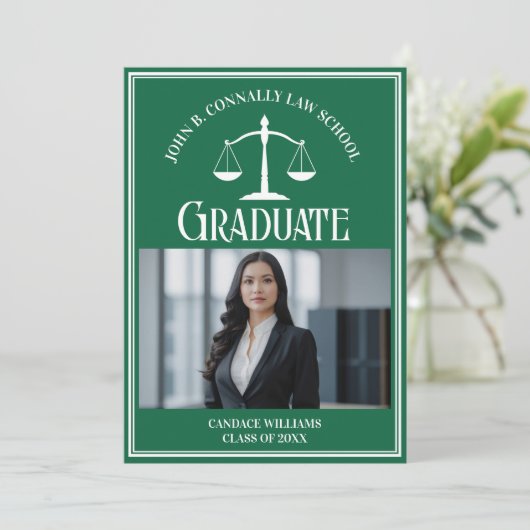 Groen recht School Foto Aangepast Afstuderen Aankondiging (Staand voorkant)