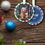Groen Rood Blauw Starburst Stripes Hond Kerstmis Ornament<br><div class="desc">Huisdier ornament voor Kerstmis met de foto van uw hond in een lijst met een sterspringstreep in wit,  blauw en verschillende tinten groen. Voeg de naam en het jaartal toe aan de achterkant onder een pootafdruk.</div>