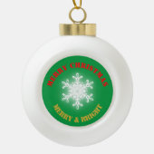 Groen, Rood & Goud Vrolijk Kerstfeest | Keramische Bal Ornament (Voorkant)