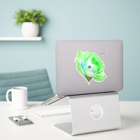 Groen Roos met Shamrock Sticker (Laptop op bureau)