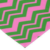 Groen Roze Chevron Zigzag Ontwerp  Tafelkleed (Gekanteld)
