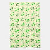 Groen Shamrocks Patroon op Cream Kitchen Towel Theedoek (Verticaal)