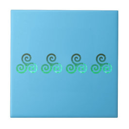 Groen triskele Oude Keltische symbool Sky Blue Tegeltje