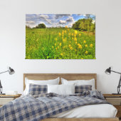 Groen veld en troebel blauw luchtruim canvas afdruk (Insitu (Slaapkamer))