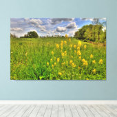 Groen veld en troebel blauw luchtruim canvas afdruk (Insitu (Houten vloer))