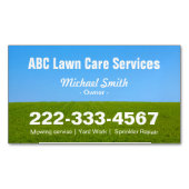 Groen veld met groene startbaan blauwe hemel magnetisch visitekaartje (Voorkant)