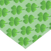 Groen vierledig klaverpatroon op kalkgroen korte tafelloper (Hoek)