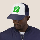 Groen vinkje in vak - Emoji Trucker Pet (In situ)