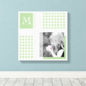 Groen voeg je foto Gingham Modern Monogram toe Canvas Afdruk (Insitu (Houten vloer))