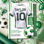 Groen Voetbal Sport Jongen Jersey Kids Verjaardags Kaart<br><div class="desc">Score groot met onze Children's Soccer Birthday Party uitnodiging! Perfect voor jonge atleten die leven en voetbal ademen, deze uitnodiging is zeker om de verjaardagsfestiviteiten in stijl af te trappen. Met een levendige voetbaltrui en een klassiek voetbal in verschillende tinten van groen en wit, zet het het podium voor een...</div>