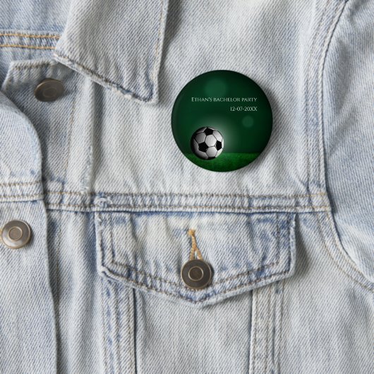 Groen Voetbal Verjaardag / vrijgezellenfeest Ronde Button 5,7 Cm (In situ)