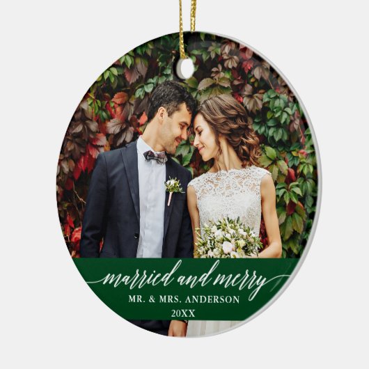 Groen weddenschap en bruinbruidjes keramisch ornament (Links)