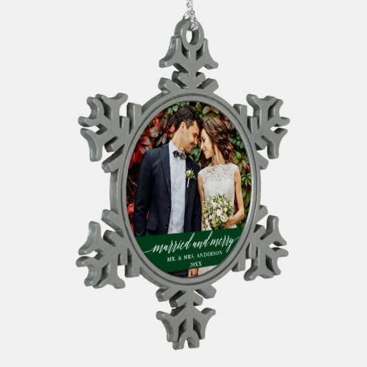 Groen weddenschap en bruinbruidjes tin sneeuwvlok ornament (Links)