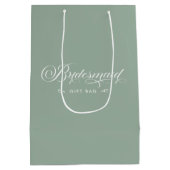 Groen Wit Bruidsmeisje Elegant Script Typografie Medium Cadeauzakje (Achterkant)