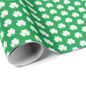 Groen Wit Elegant Iers Shamrock Klaverpatroon Cadeaupapier (Rol Hoek)