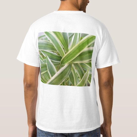 Groen & Wit Gearceerd Bloemblad Botanisch Ontwerp T-shirt (Achterkant)
