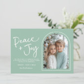 Groen Wit Moderne Boog Vrede Joy Foto Kerstmis Feestdagenkaart (Staand voorkant)
