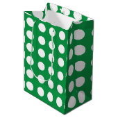 Groen Wit Polka Dot Schattige Girly Medium Cadeauzakje (Voorkant Gekanteld)