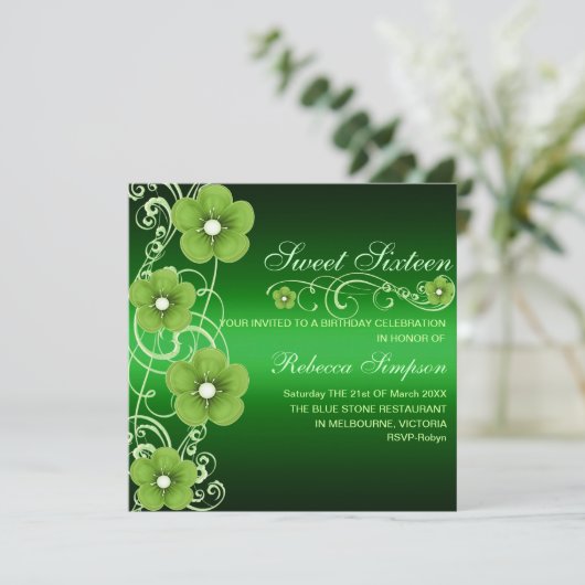 Groen/Witte Bloem Swirl Sweet16 Verjaardag Uitnodi Kaart (Staand voorkant)