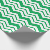 Groen Witte Chevron Zigzag Patroon Ontwerp  Cadeaupapier (Hoek)