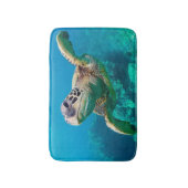 Groen Zee schildpad zwemt over koraalrif |Hawaii Badmat (Voorkant Verticaal)