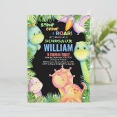 Groen Zwart Dinosaurus Verjaardag Uitnodigingen (Staand voorkant)